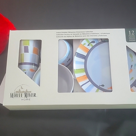 BNWT dinnerware collections - Picture 1 of 6